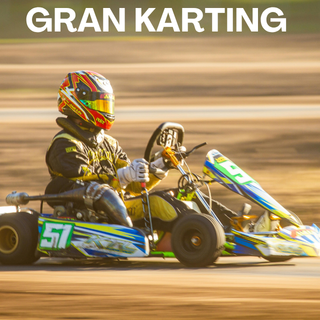 GRAN KARTING Un piloto de karting compite en una pista con un kart de colores vivos.